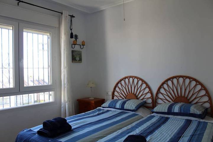 Appartement entier, Villamartin 2 Bed Apartment, Golf, Beaches, Good Food and Sunshine!!! in Villamartín (Orihuela), Orihuela
