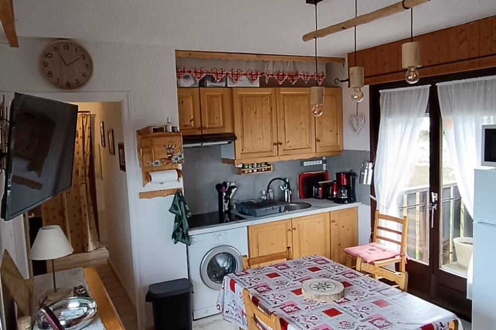 Entire apartment, Cozy apartment near ski slopes with garage in Thollon-les-Mémises, Thonon-les-Bains region