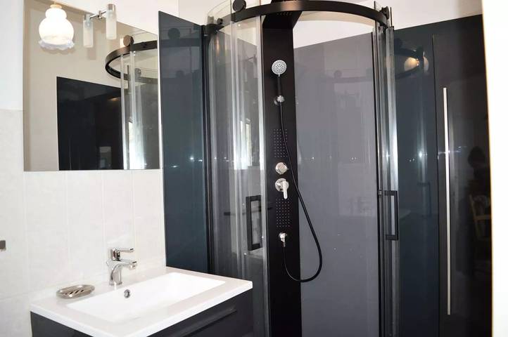 Gîte pour 4 personnes, avec vue et terrasse, animaux acceptés dans Plage de Grève Blanche - 4