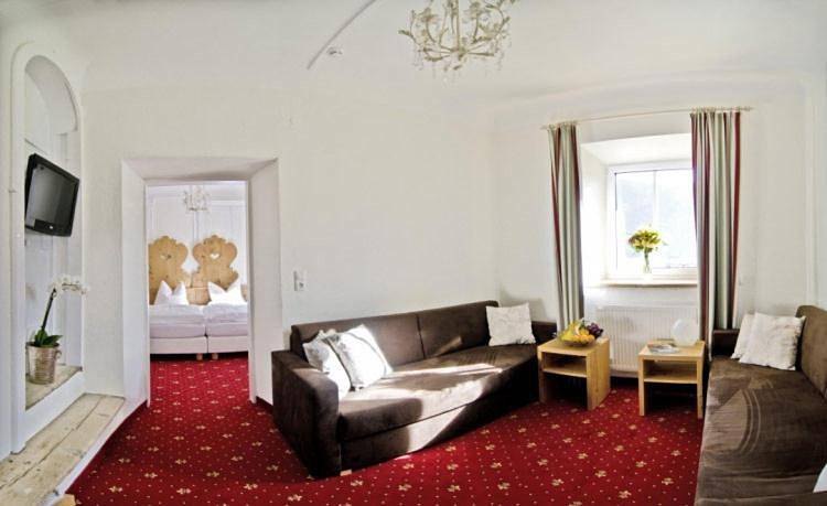 Hotel, mit Terrasse und Pool sowie Sauna in Lienz - 4