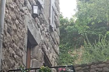 Gîte pour 7 personnes, avec balcon, animaux acceptés à Le Cheylard