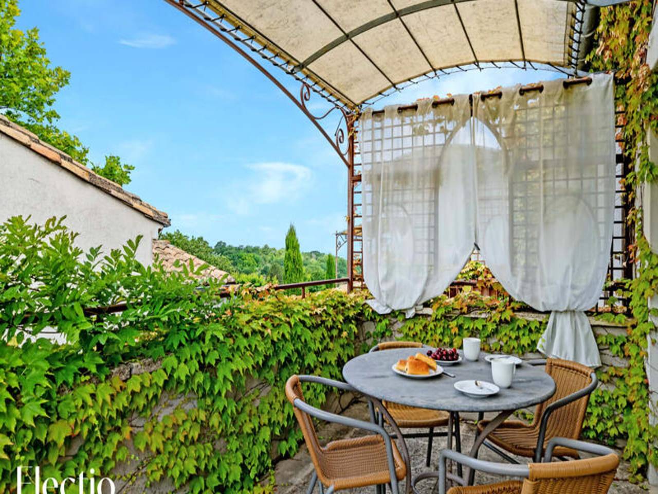 Apartamento entero, Apartamento en Oppède con piscina climatizada in Oppède, Parque natural regional del Luberon