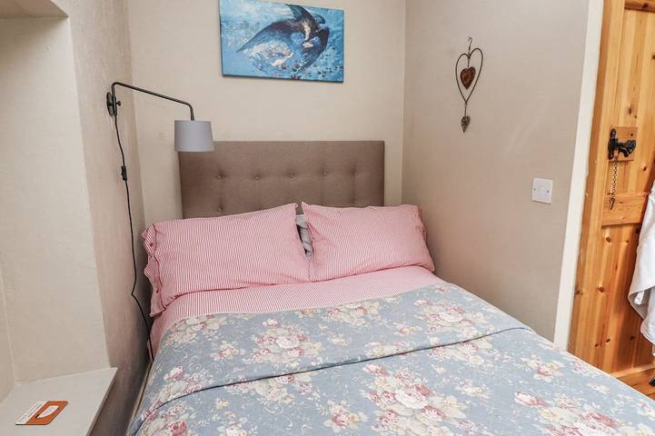 Copper Miners Cottage, pet friendly in Beddgelert, Eryri (Snowdonia) in Beddgelert, Snowdonia