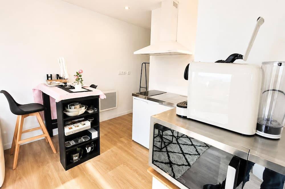Entire apartment, The luxury studio is just a few minutes from the ocean in Guipavas, Brest region