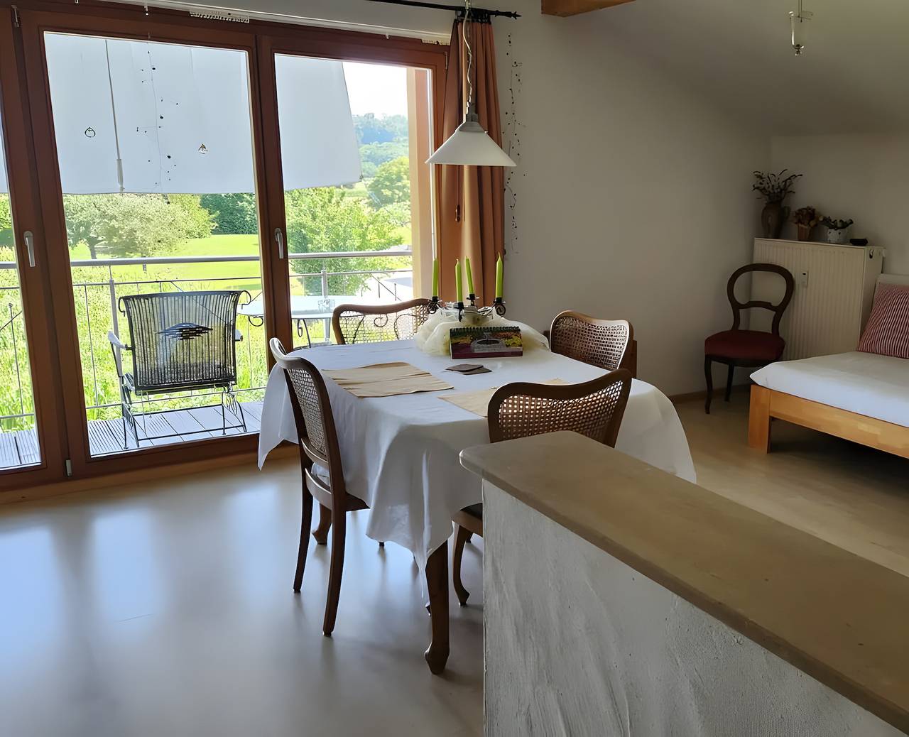 Ganze Wohnung, Apartment 'Panoramablick' mit Gemeinschaftsgarten und Wlan in Endingen am Kaiserstuhl, Endingen