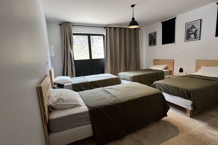 Magnifique villa 10 personnes, avec piscine lagon et vue panoramique. in Saint-Quentin-la-Poterie, Région de Nîmes