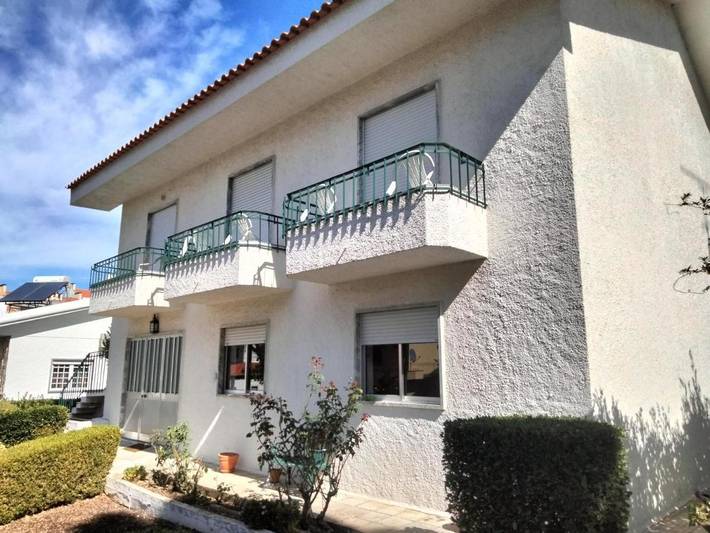 Apartamento para 9 personas, con Balcón y Terraza además de Jardín y Vistas en Santarém