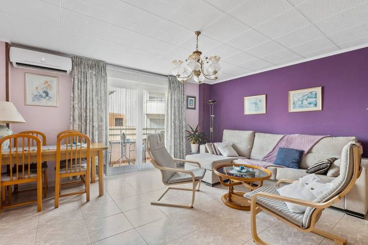 Appartement entier, Appartement 'Sanpolicarpo' avec balcon, Wi-Fi et climatisation in Torrevieja Centre, Torrevieja