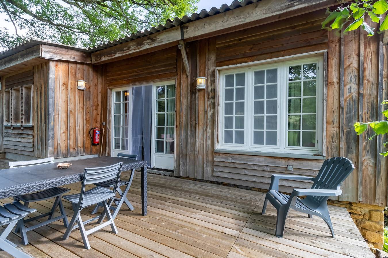 Chalet acogedor en Saint-Cernin-de-l'Herm – Naturaleza, piscina compartida y relax para 4 in Saint-Cernin-de-l'Herm, Périgord Noir