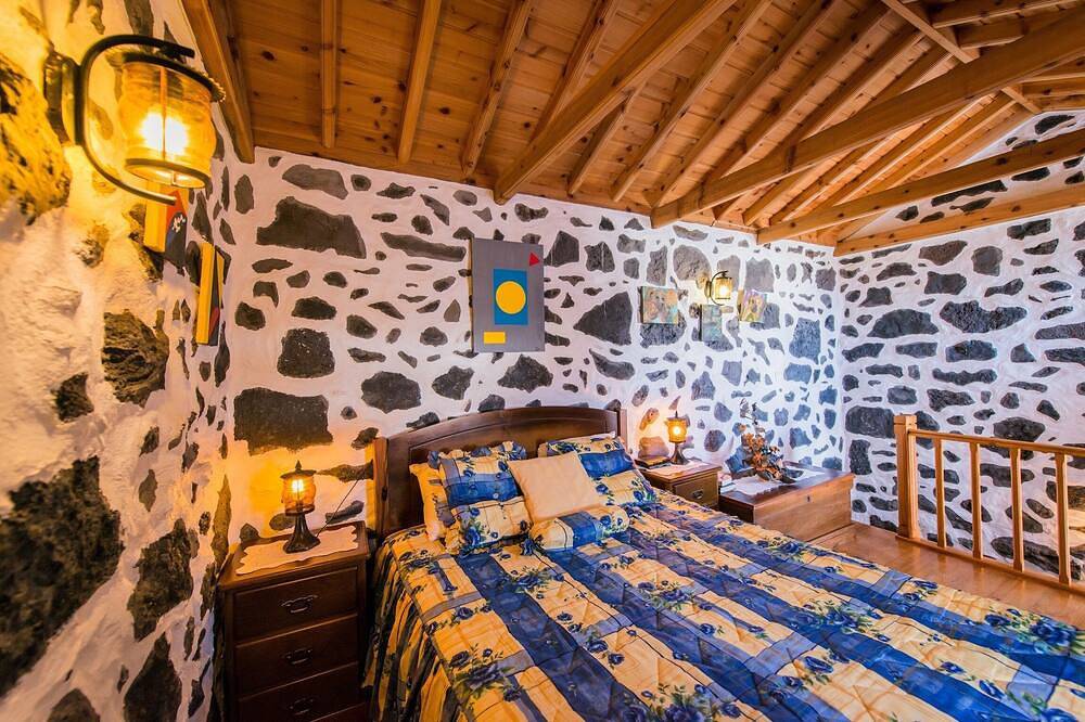 Ferienhaus Adega Velha, direkt am Meer und in den Bergen, ideal für Paare in Calheta de Nesquim, Pico (Azoren)