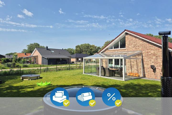 Ferienhaus für 6 Personen, mit Balkon/Terrasse und Whirlpool sowie Terrasse und Garten in Jade