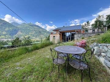 Maison d’hôte pour 4 personnes, avec jardin et vue sur le lac ainsi que vue et sauna à Bourg-Saint-Maurice