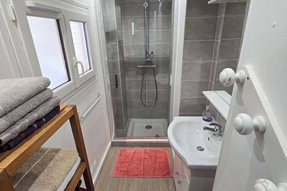 Paris, les impressionnistes, Disney, Versailles, balades en foret et piscine in Frépillon, Val-d'Oise