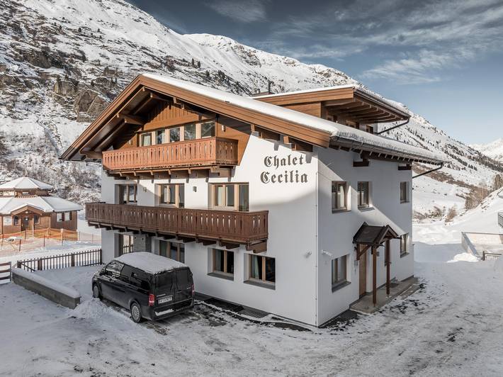 Ferienwohnung für 12 Personen, mit Balkon und Terrasse sowie Garten und Sauna in Obergurgl