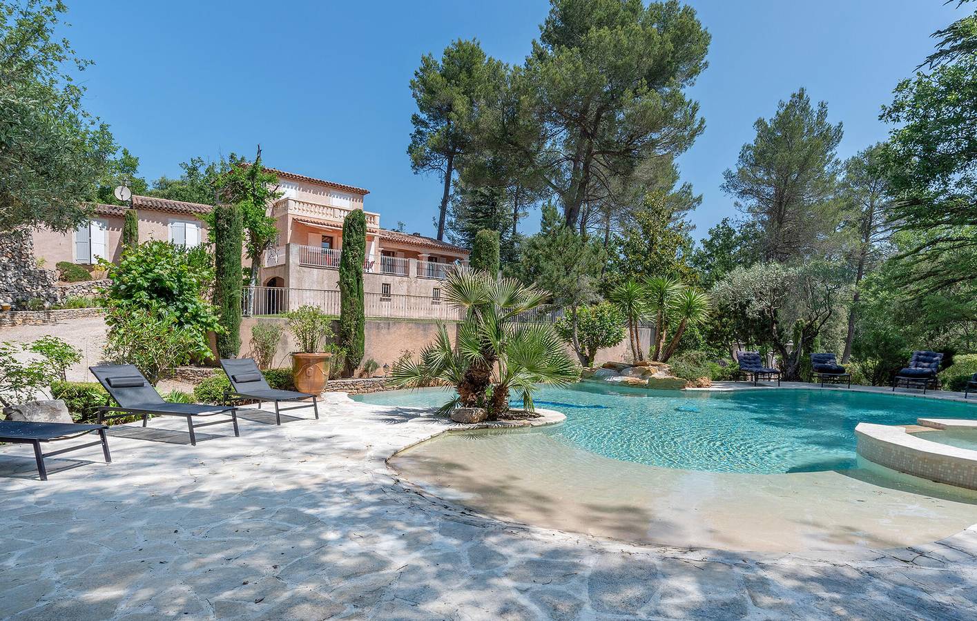 Gezellig appartement met zwembad & WiFi, 1,5 km van de rivier Le Cauron in Saint-Maximin-la-Sainte-Baume, Brignoles region