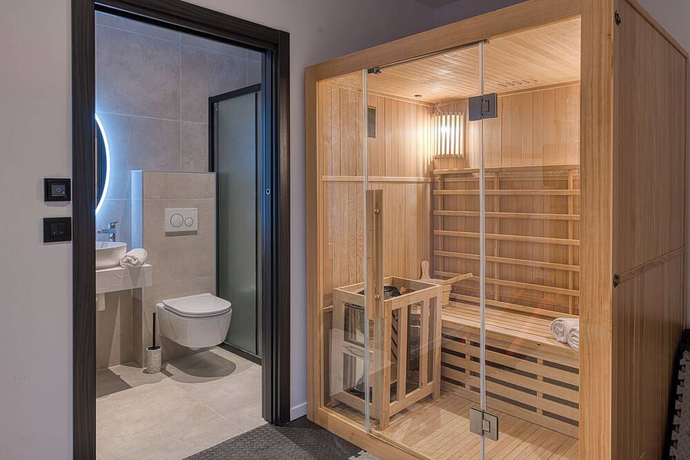 Exclusive Villa Belenum with breakfast, gym, sauna, sea views in Plat, Dubrovnik-Neretva