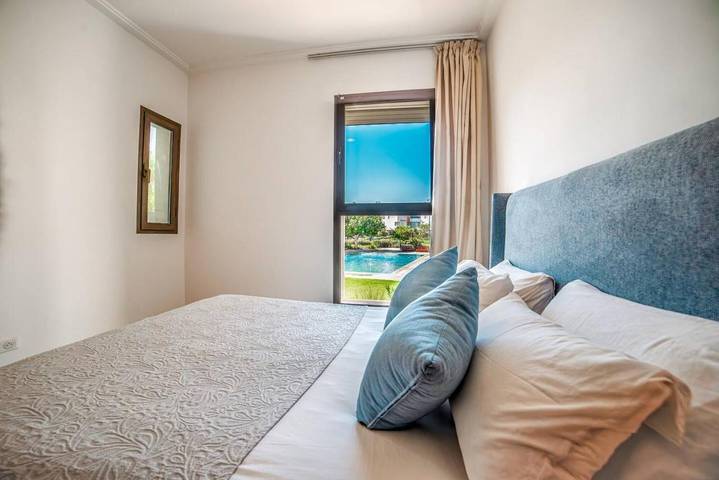 Appartement de vacances pour 4 personnes, avec balcon et piscine ainsi que jardin et vue - 1