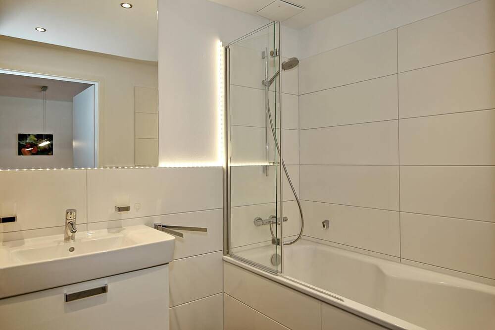 Ganze Wohnung, Ferienwohnung 02 Linden-Palais Heiligendamm – 2 Zimmer, strandnah & Meerblick fü in Heiligendamm, Rostock und Umgebung