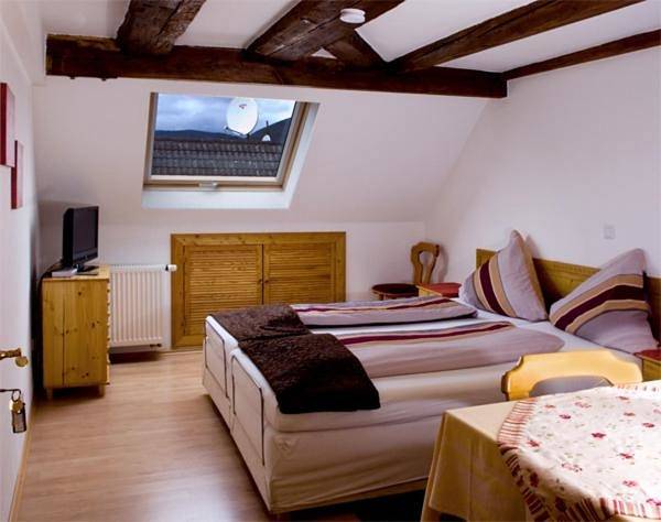 Ferienhaus für 2 Personen, mit Garten und Ausblick in Edenkoben