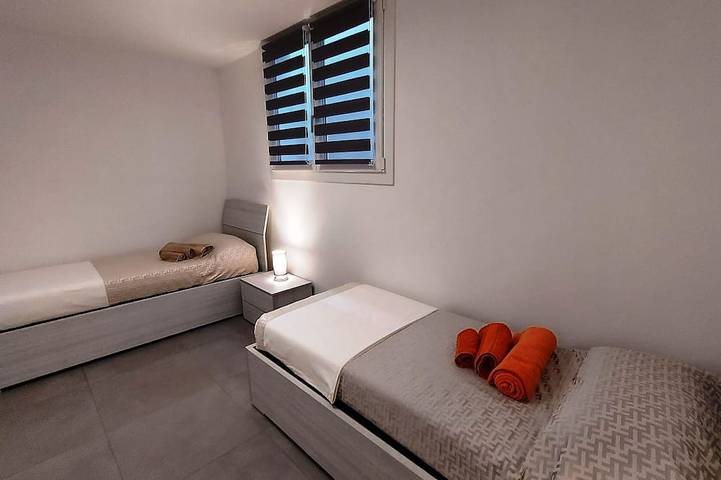 Villa Massimiliano - mit eigenem beheizten Pool und Garten in Manerba del Garda, Gardasee-Berge