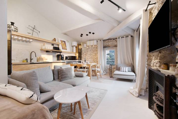 Location de vacances pour 3 personnes, avec balcon ainsi que vue sur le lac et sauna à Brenzone