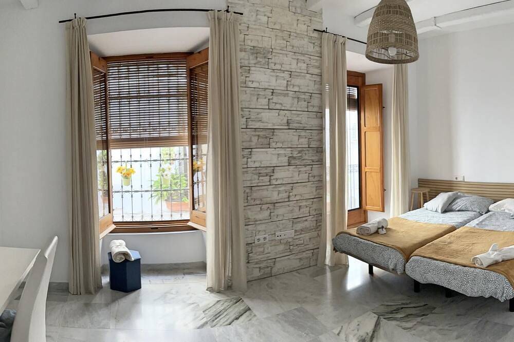 Ganze Wohnung, Rental unit in Córdoba · 2 bedrooms · 3 beds · 1 bath in Distrito Centro (Córdoba), Cordoba