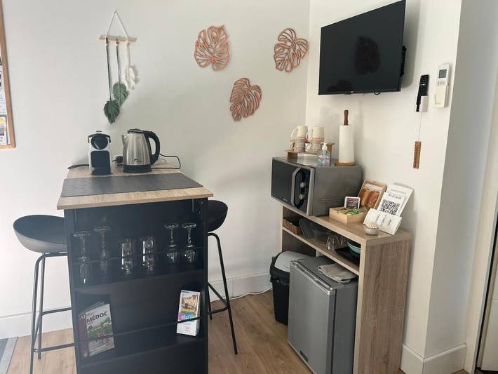 Gîte pour 2 personnes, avec jardin et vue ainsi que piscine et terrasse, animaux acceptés à Soussans - 4