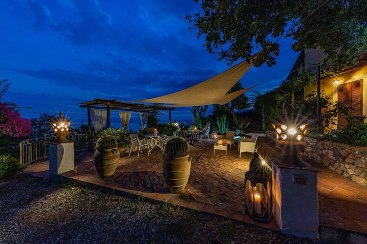 Bed and breakfast per 2 persone, con Balcone e Terrazza nonché Giardino e Panorama a Maratea