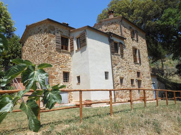 Agriturismo per 6 persone, con giardino e terrazza a Torrita di Siena