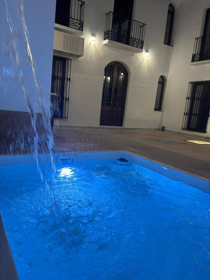 Casa de vacaciones para 20 personas, con terraza además de vistas y piscina - 1