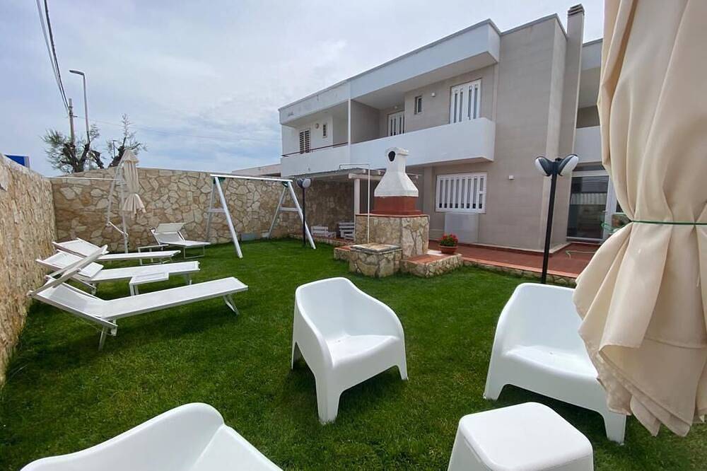 Entire apartment, La Maison Du Mar in San Giorgio (Bari), Bari Province