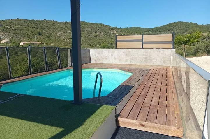 Location de vacances pour 6 personnes, avec jardin et balcon à Gras