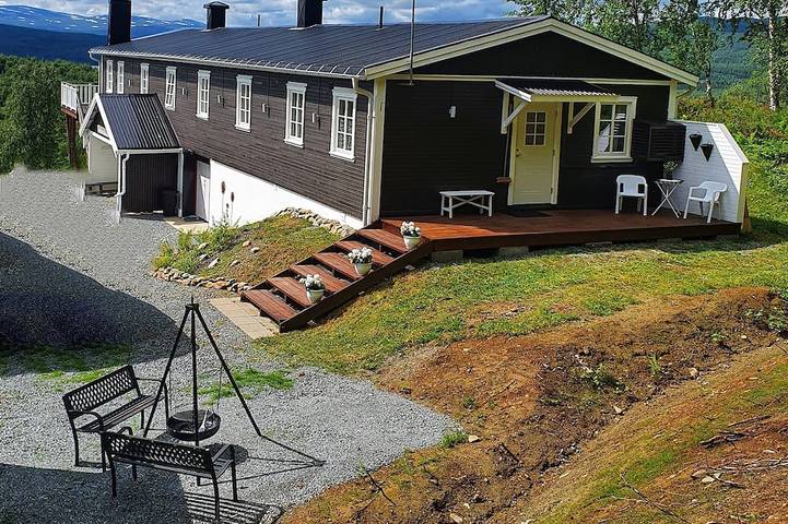 Ferienhaus für 8 Personen, mit Balkon und Sauna sowie Garten