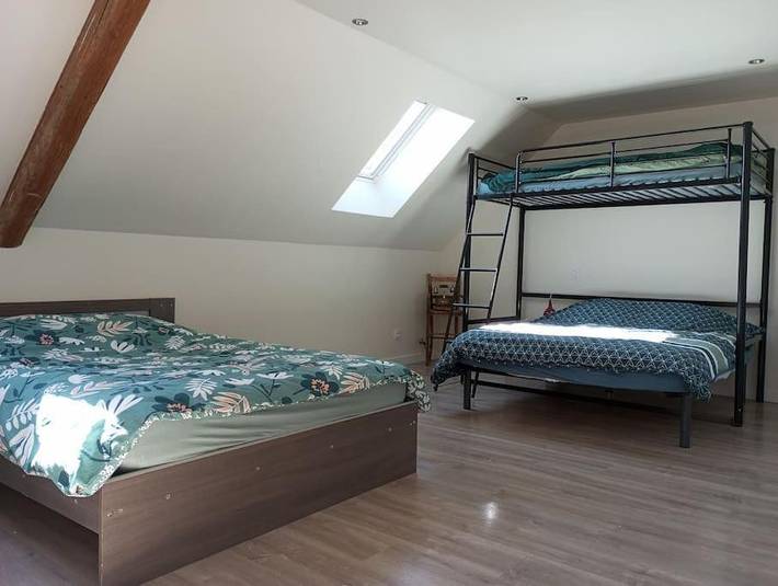 Gîte pour 11 personnes, avec vue, animaux acceptés à Saint-Laurent-du-Cros - 2