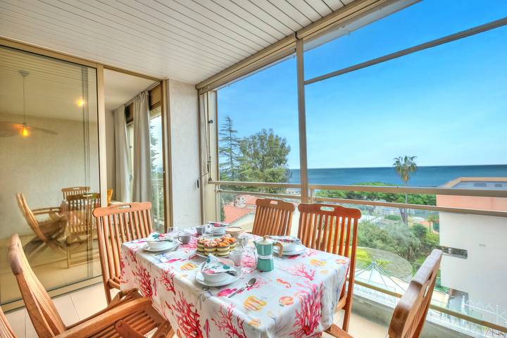 Apartamento de vacaciones para 4 personas, con terraza además de piscina y vistas al mar - 1