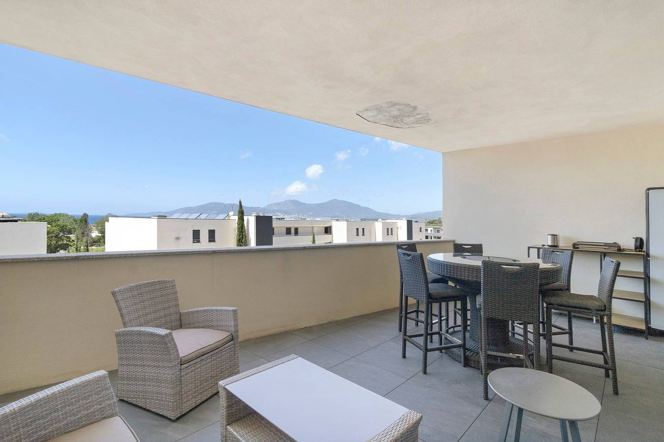 Appartamento intero, Appartamento 'Chez Valérie' con Vista Mare, Balcone e Aria Condizionata in Grosseto-Prugna, Ajaccio e dintorni
