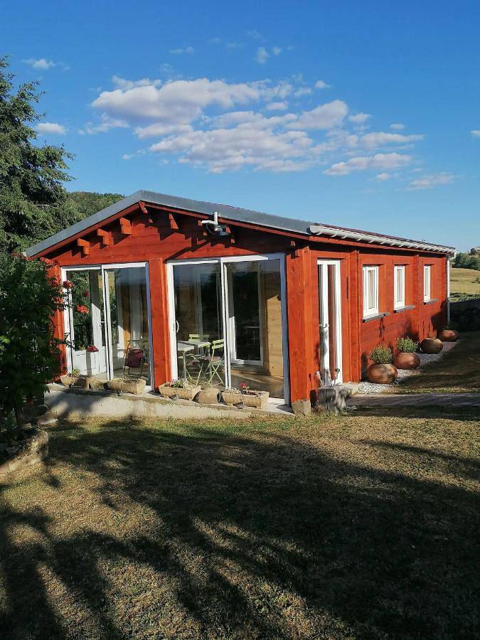 Gîte pour 4 personnes, avec jardin à Égliseneuve-des-Liards