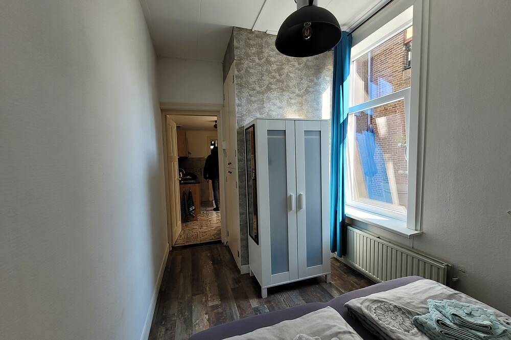 Geheel appartement, Karakteristiek appartement, gerenoveerd, op 500 meter van de zee, het strand en het stadscentrum in Vlissingen, Walcheren