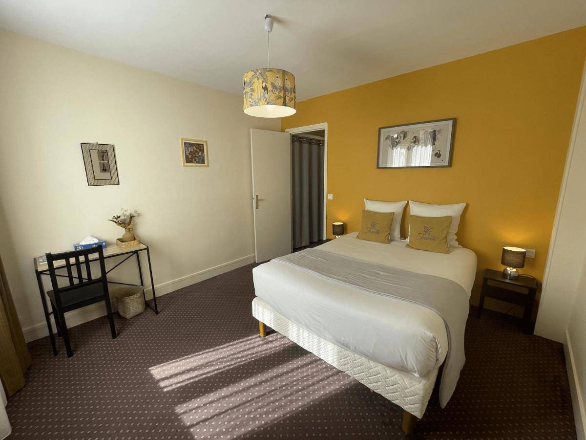 Superior Double Room in Trouville-sur-Mer, Région de Lisieux