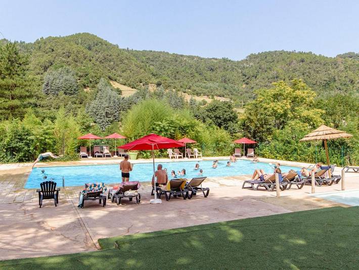 Location de vacances pour 2 personnes, avec jardin ainsi que piscine et terrasse à Les Ollières-sur-Eyrieux - 2