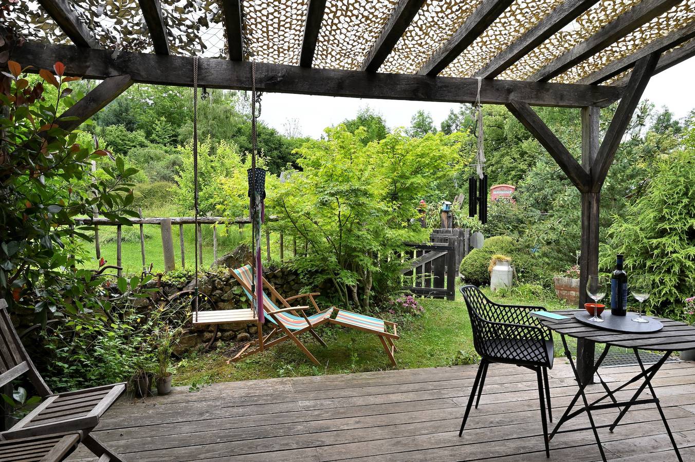 Hütte 'Belle Lune' mit Bergblick, privater Terrasse und privatem Garten in Arrien-en-Bethmale, Parc naturel régional des Pyrénées ariégeoises