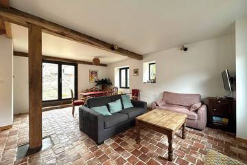 Location de vacances pour 4 personnes, avec jardin à Marigny-l'Église