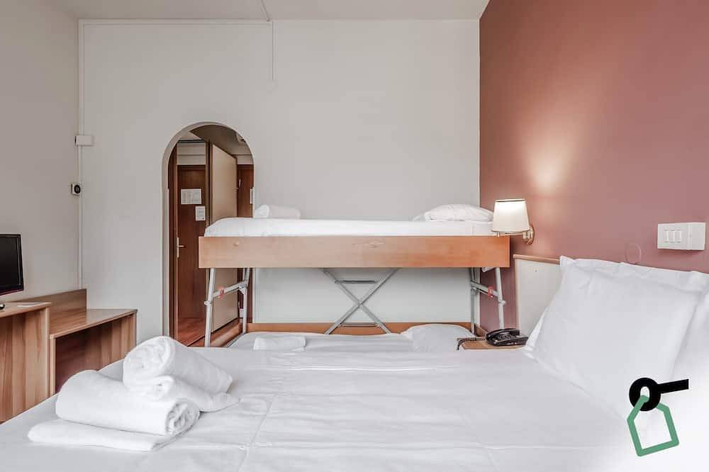 Camera Quadrupla | Hotiday Hotel Celle Ligure in Celle Ligure, Riviera di Ponente