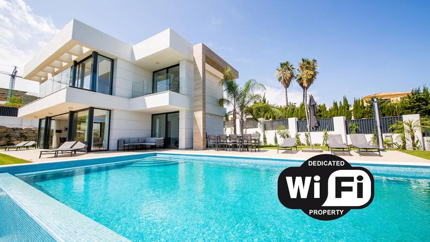 Chalet para 10 personas, con Terraza y Jardín en San Roque