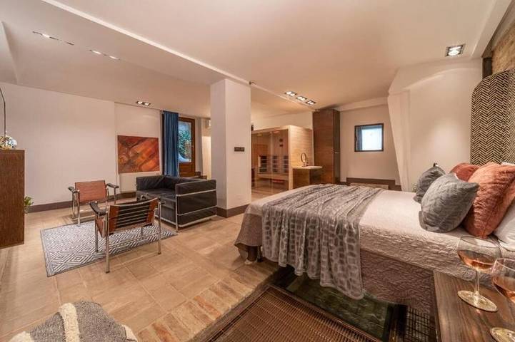 Appartamento intero, Casa Bardi : Appartamento Superior con Sauna + Parcheggio in San Gimignano, Siena e dintorni