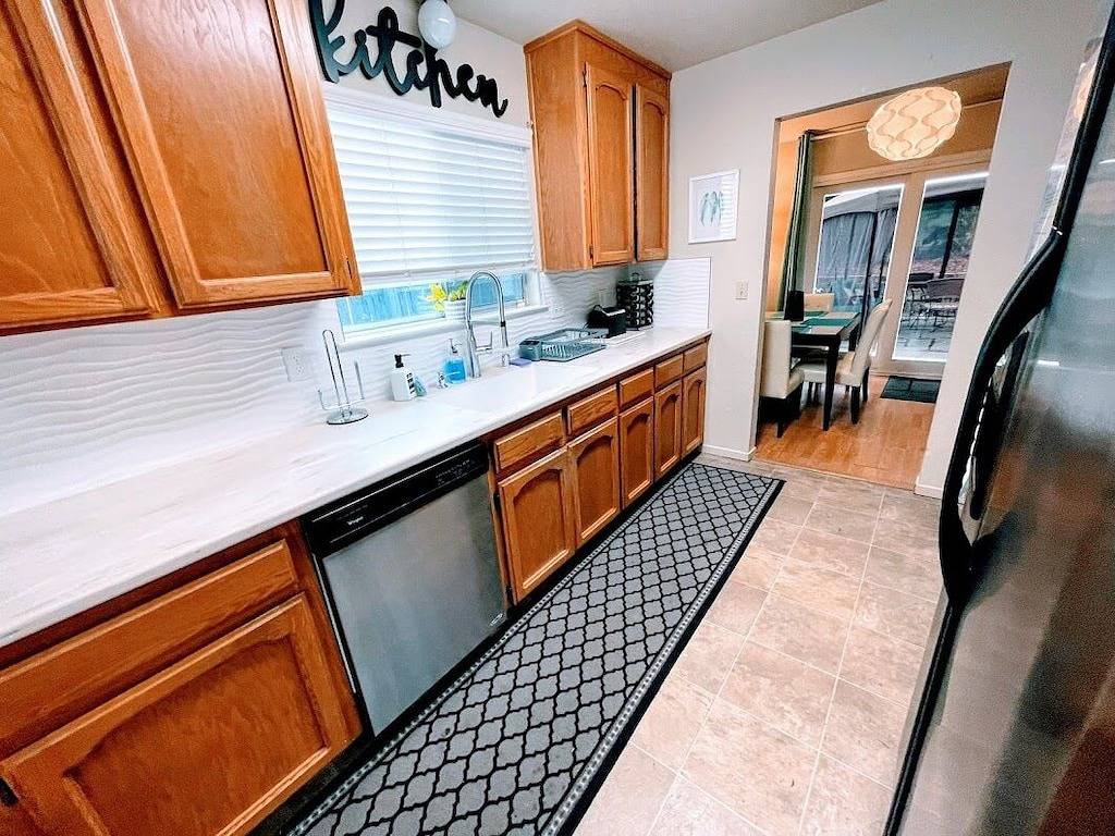 Pfefferbaumhaus. Zentrale Lage, schöne, ruhige Gegend, auf einem Hügel in Redding, Shasta County