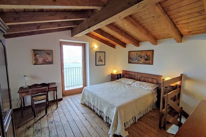 Oasi delle Querce: A Nature Reserve Overlooking the Lake on Monte Isola in Monte Isola, Iseosee