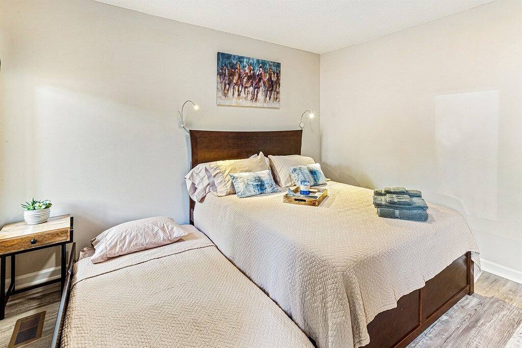 Pinehurst Brews & Snooze - Course Six - Ev Charger in Pinehurst, Moore County