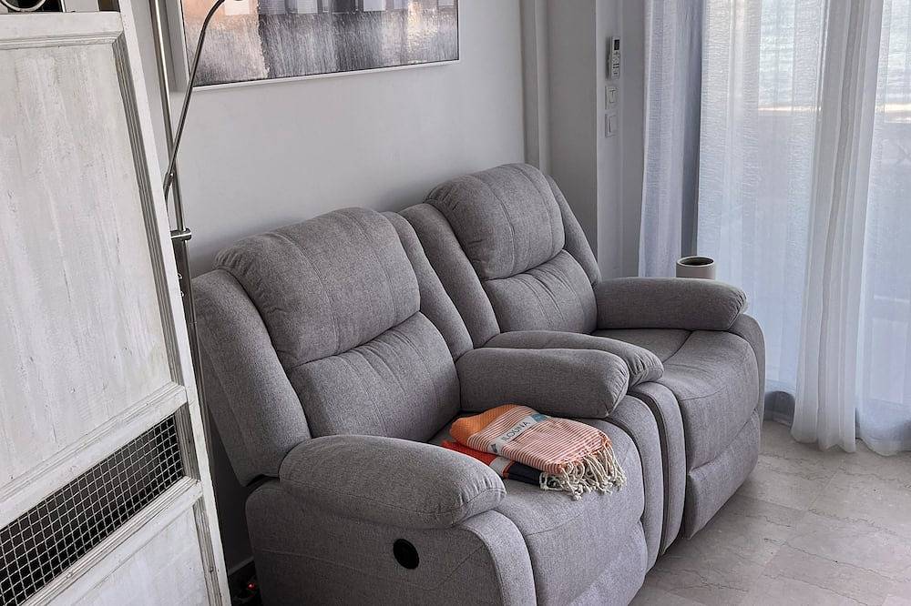 Appartement entier, Theoule sur mer beach apartment in Théoule-sur-Mer, Massif de l'Esterel