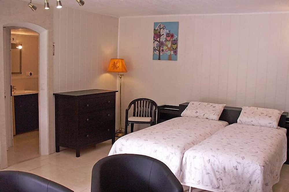 Entire apartment, Apartment Haider by Interhome in Caumont-sur-Durance, Vaucluse